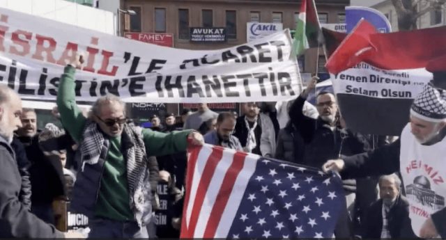 İSRAİL'LE TİCARET FİLİSTİN'E İHANET